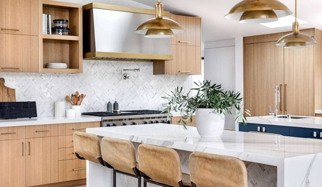 Thiết kế phòng bếp 12m2 với đảo bếp