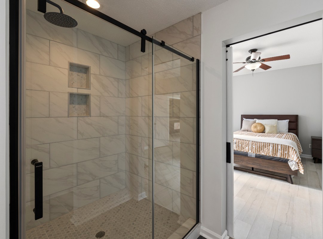 Phòng ngủ có nhà vệ sinh? Giải pháp thiết kế hợp phong thủy