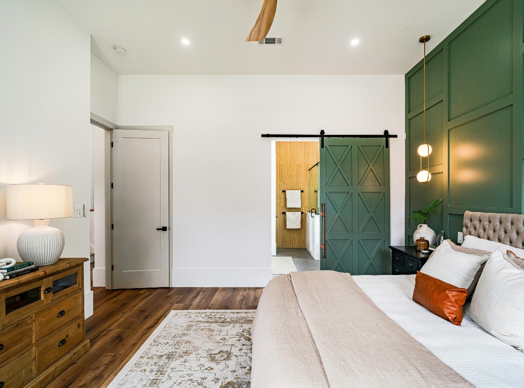 Ý tưởng thiết kế phòng ngủ màu xanh ngọc sang trọng, thư giãn