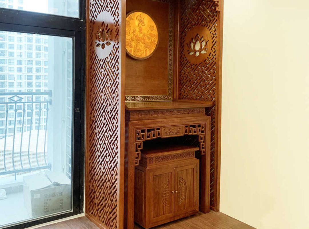 Cách bố trí bàn thờ nhỏ trong phòng khách gọn gàng, hợp lý