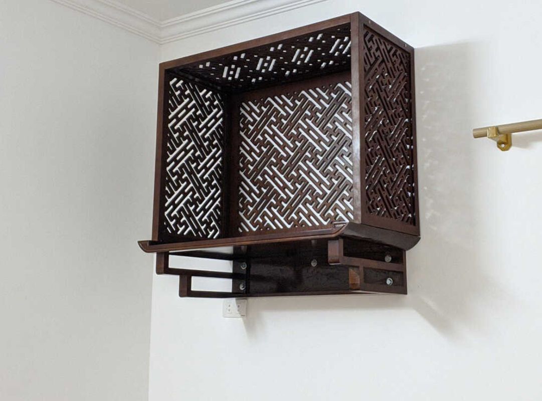 Mẫu phòng khách có bàn thờ tinh tế, mang năng lượng