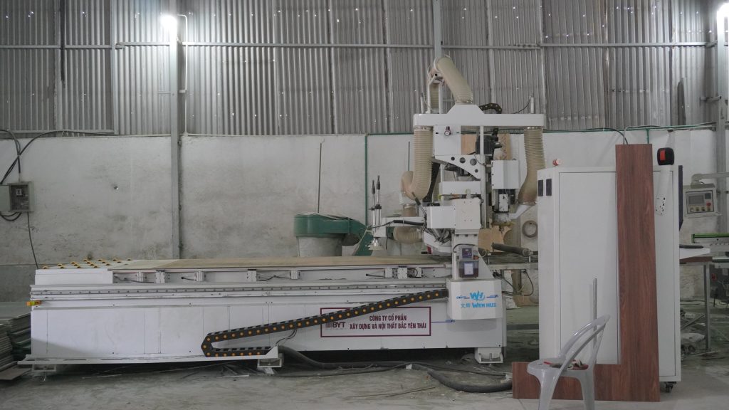 Máy CNC trong sản xuất nội thất