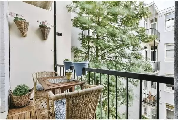 Thiết kế nội thất chung cư 67m2 ban công xanh làm góc thư giãn